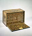 花鳥蒔絵螺鈿書箪笥-Cabinet of Drawers with Birds and Flowers MET DT6048