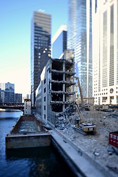 2018-03-11 4840x7260 chicago 110 north wacker demolition