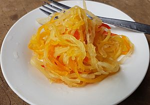 Atchara - pickled papaya (Philippines) 02