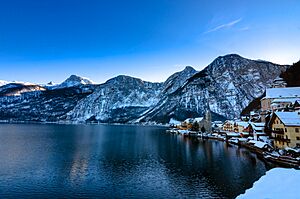 Blue Hallstatt (204466021)