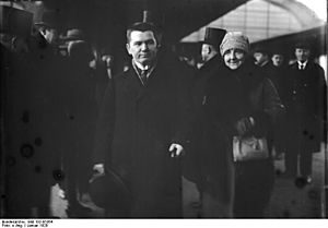 Bundesarchiv Bild 102-05364, Berlin, Augustin Woldemaras mit Gattin