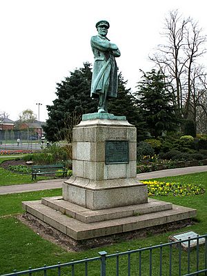 Captain Edward Smith statue, Beacon Park, Lichfield - geograph.org.uk - 403721