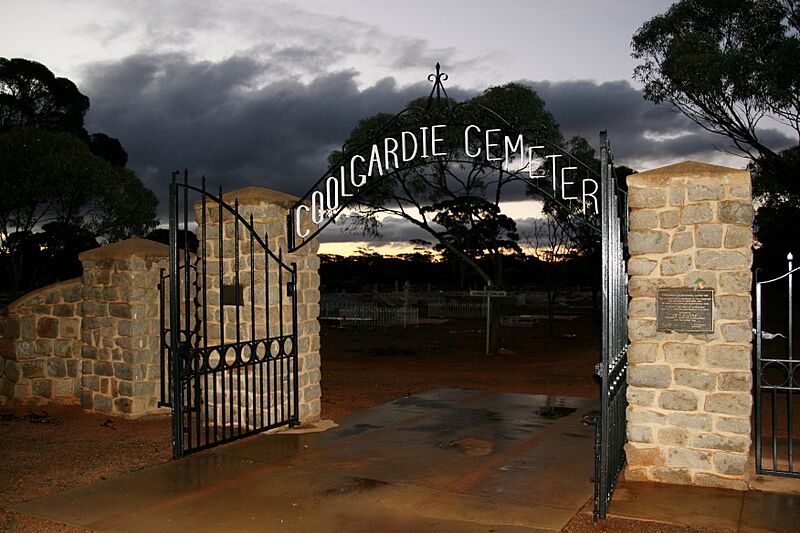 Coolgardie Cemetery gates, June 2008