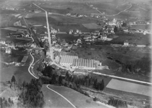 ETH-BIB-Wängi bei Matzigen aus 200 m-Inlandflüge-LBS MH01-002633