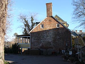 Flemish-bond brick end (c. 1752) Wentworth-Grinnan House
