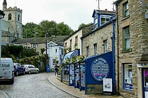 Main Street, Hawes - geograph.org.uk - 5540041.jpg
