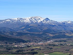Otxandio with the Gorbea mountain in the background
