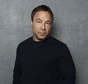 Stephen Graham Headshot.jpg