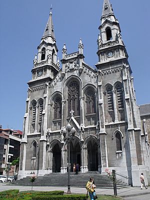 Sto Tomás de Canterbury Avilés Asturias 01