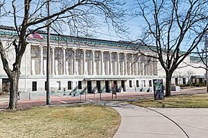 Toledo Museum of Art exterior 01.jpg