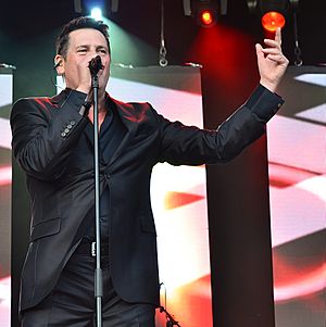 Tony Hadley of Spandau Ballet (14543498222)
