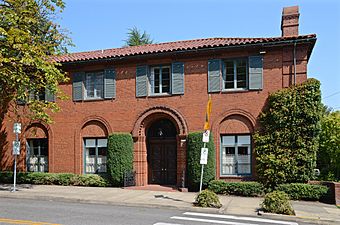 Town Club south facade in 2015 - Portland Oregon.jpg