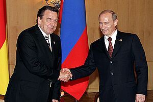 Vladimir Putin with Gerhard Schroeder-1