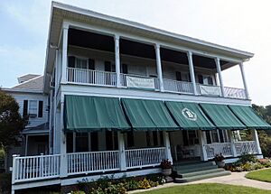 Boxwood Inn (formerly Simon Reed Curtis House, 1896)