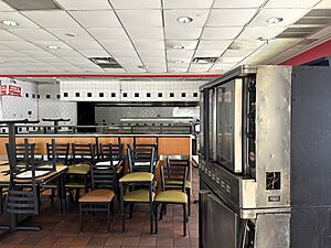 Closed Boston Market, Miami FL 22 May 2024