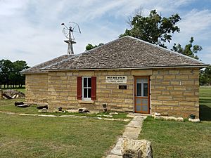 Fencepost limestone Post Rock Museum (La Crosse, Kansas) 20180610