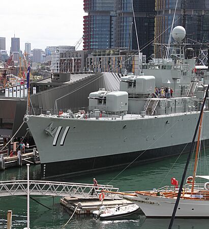 HMAS Vampire Daring Class Destroyer 3 (30154426023)