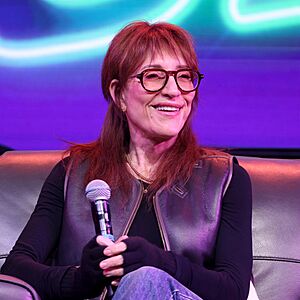 Katey Sagal - 54593110507 (cropped).jpg