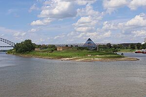 Memphis from the water 2022c