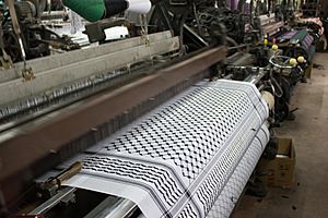 Palestinian keffiyeh loom