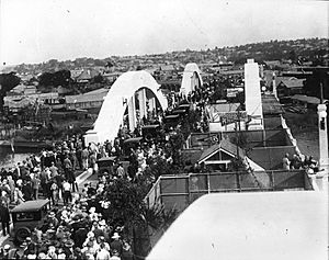 People gathered for the opening of the William Jolly Bridge, Brisbane, 30 March 1932 (3989368826)