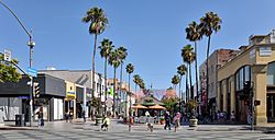 Santa Monica – Third Street Promenade (a) 06 Sept 2017.jpg