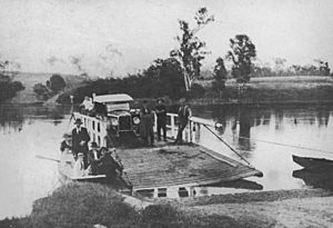 StateLibQld 1 114940 Crossing the Brisbane River on the Moggill Ferry, 1928