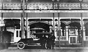 StateLibQld 1 189571 Langham Hotel in Warwick, ca. 1928