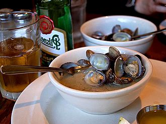 Steamed baby clams