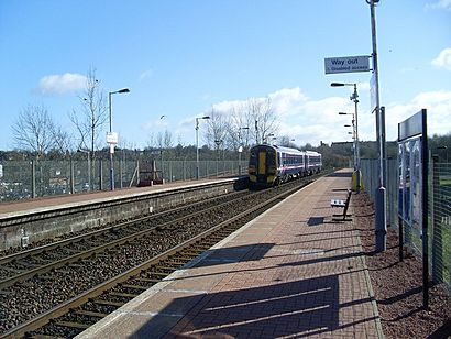 Summerston railway station in 2009.jpg