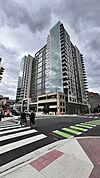The Commodore, apartment building in Courthouse.jpg