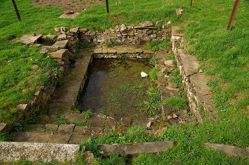 Vieux-la-Romaine lavoir des Mareaux