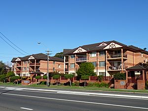 Apartments, Kingsway, Miranda, New South Wales (2010-07-25) 02