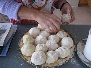 Balls of lefse dough