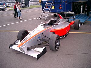 Bruno Senna Formula BMW UK Car Rockingham 2004 (1)