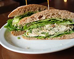 Chicken salad sandwich 01.jpg