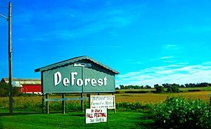 Deforest welcome sign