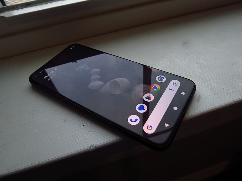 Google Pixel 5 front