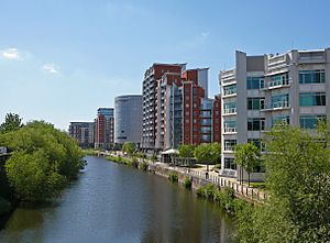 River Aire waterfront, Leeds 001