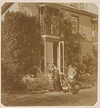 Vanessa, Julia, Virginia and Thoby Stephen photographed outside Talland House in the summer of 1894. This would be their last summer in St Ives