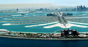 Vereinigte Arabische Emirate - Dubai - Palm Jumeirah und Dubai Marina - im Vordergrund das Hotel Atlantis - panoramio