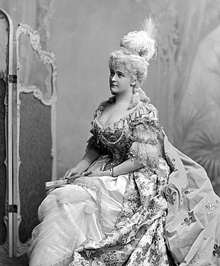 'Daisy' Greville, Frances Evelyn Maynard, Countess of Warwick, Devonshire House Ball (1897) 3