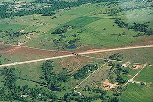 1999 Bridge Creek-Moore tornado overpass image