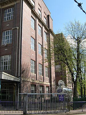 Cadbury Factory, Bournville - geograph.org.uk - 1266844