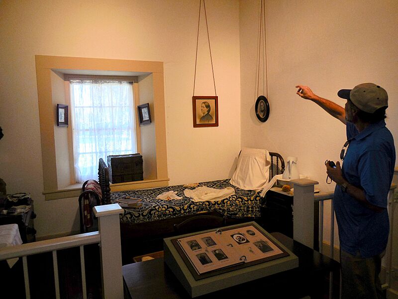 Encinos bedroom