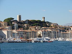 From the ferry to Ile Sainte Marguerite - panoramio - Alistair Cunningham