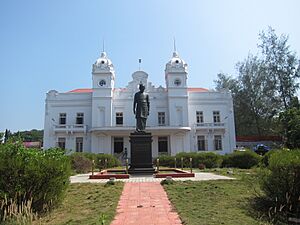 K. Karunakaran Smaraka Town Hall 02
