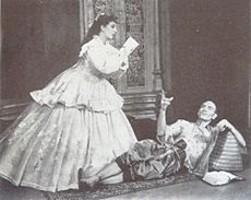 King dictates to Anna