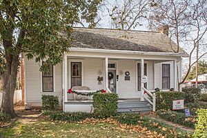 Little Old House (1 of 1)