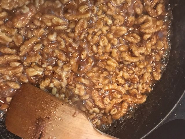 Lucie's-spiced-walnuts
